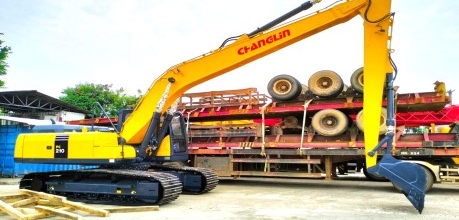 XE CUỐC CẦN DÀI - ĐẠI LÝ KOMATSU CHANGLIN - MÁY THI CÔNG TOÀN PHÁT 